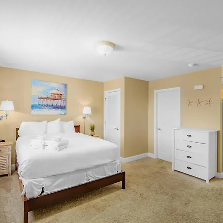 Oak Shores Studio 4